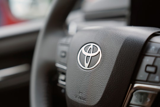 Toyota triệu hồi hơn 2.200 xe ở Việt Nam do lỗi hệ thống hỗ trợ đỗ
