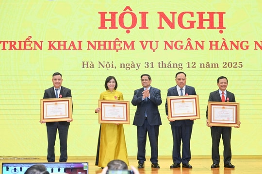 Thủ tướng Phạm Minh Chính: Ngành Ngân hàng thực hiện 8 nhiệm vụ trọng tâm, cùng đất nước phát triển