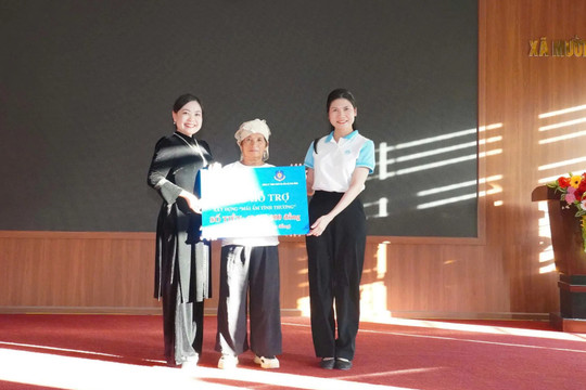 Phường Xuân Đỉnh trao gửi mái ấm, tiếp thêm động lực cho phụ nữ Mường Pồn, Điện Biên