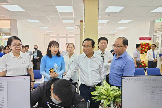 Nền hành chính công không giấy, không địa giới hành chính và vì người dân phục vụ