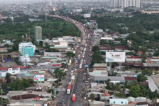 TP Hồ Chí Minh: Giao thông các cửa ngõ đông đúc trước kỳ nghỉ lễ