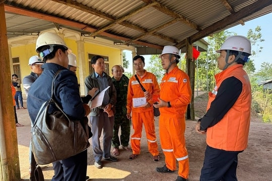 EVNNPC “thần tốc” xoá vùng “lõm điện, lõm sóng" nơi biên cương