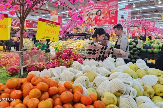 [Podcast] Tin tức ngày 2-1: Không khí mua sắm sôi động trong kỳ nghỉ Tết Dương lịch