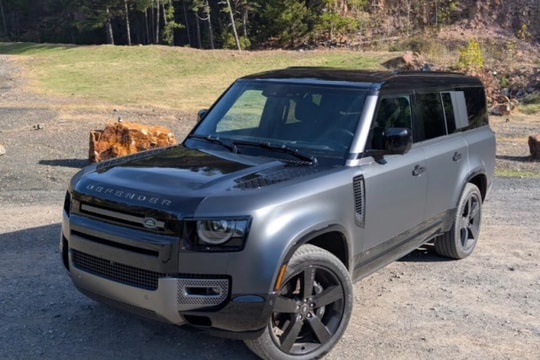 Defender 130 V8 2026: Đỉnh cao quyền lực hay là phô trương hào nhoáng