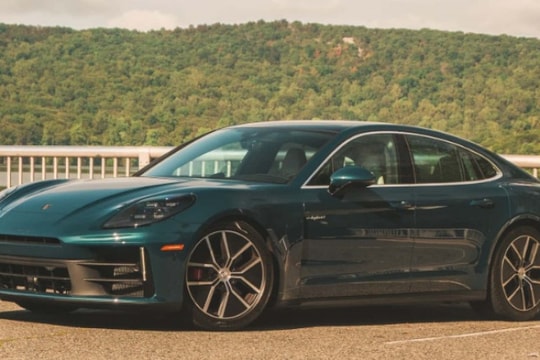 Porsche Panamera 4S E-Hybrid: Sedan hiệu năng cao dành cho người thực dụng