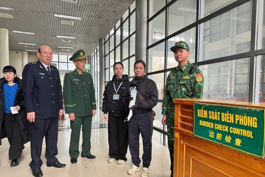 Đồn Biên phòng cửa khẩu Móng Cái (Quảng Ninh) Bắt giữ vụ vận chuyển trái phép trang sức bạc qua biên giới