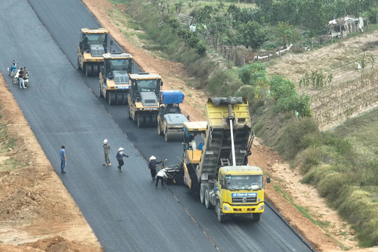 Siết kỷ cương để tránh “khởi công rầm rộ, triển khai cầm chừng”