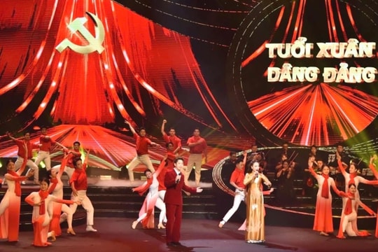 Rạng rỡ chương trình nghệ thuật đặc biệt “Với Đảng vẹn toàn niềm tin yêu”