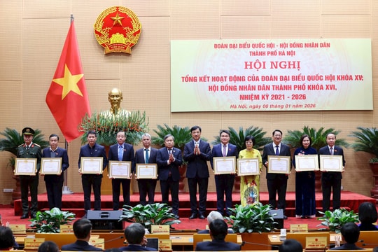 Các đại biểu Quốc hội, HĐND thực sự là người kiến thiết thể chế, người đại biểu nhân dân
