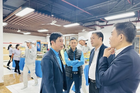 Phường Long Biên (Hà Nội) Tổ chức bữa cơm Công đoàn chào năm mới 2026 cho người lao động