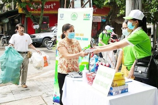 Hà Nội siết lộ trình giảm phát thải nhựa