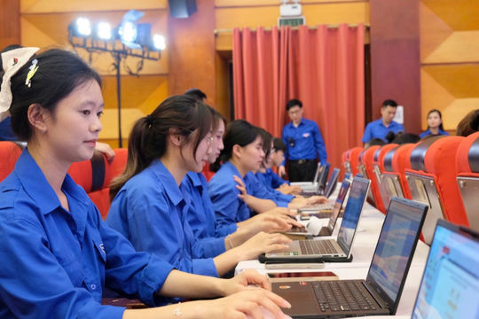 Tăng cường “phủ xanh” thông tin tích cực trên không gian mạng