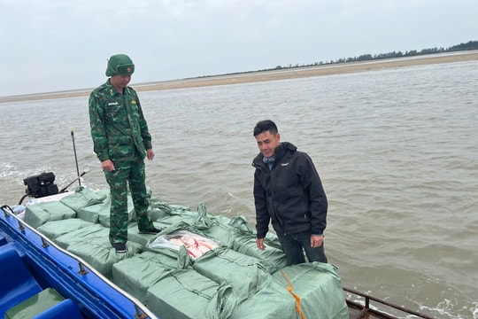 Đồn Biên phòng Trà Cổ (Quảng Ninh) Bắt giữ vụ vận chuyển trái phép thực phẩm đông lạnh không rõ nguồn gốc