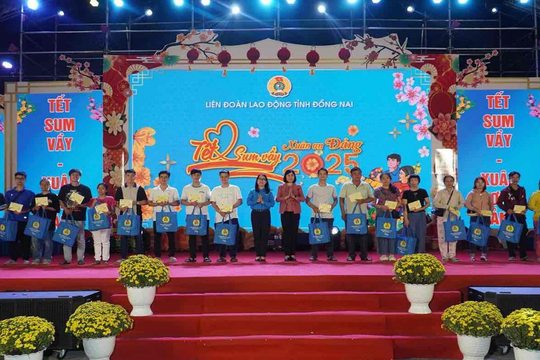 Đồng Nai Xuân ấm áp, công nhân đón Tết đủ đầy