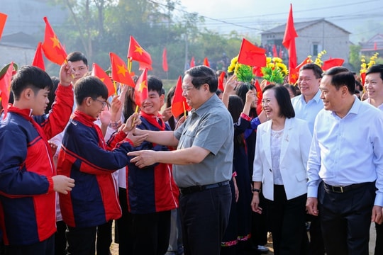 Thủ tướng Chính phủ Phạm Minh Chính trả lời phỏng vấn báo chí nhân năm mới 2026