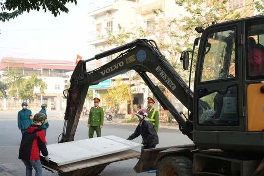 Xã Liên Minh ra quân giải quyết điểm nghẽn về trật tự đô thị