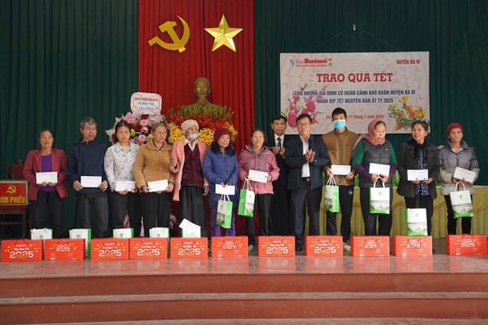 Hà Nội trích hơn 5,4 tỷ đồng quà Tết tặng hộ cận nghèo và người có hoàn cảnh đặc biệt khó khăn