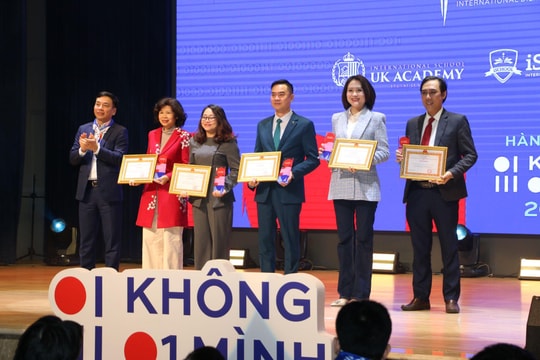 Wellspring nhận 2 giải thưởng lớn và được vinh danh Tiên phong an toàn số tại chiến dịch “Không Một Mình”