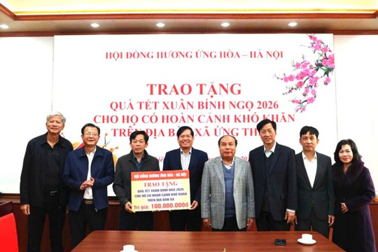 Hội đồng hương Ứng Hòa tại Hà Nội Hội đồng hương Ứng Hòa tại Hà Nội trao tặng quà Tết trị giá 100 triệu đồng cho các gia đình có hoàn cảnh khó khăn xã Ứng Thiên