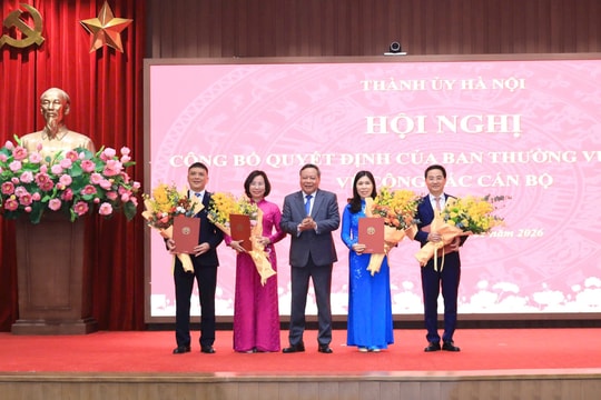 Công bố các quyết định của Ban Thường vụ Thành ủy Hà Nội về công tác cán bộ