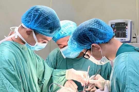 Từng được chẩn đoán lành tính, vết loét lưỡi kéo dài tiến triển thành ung thư
