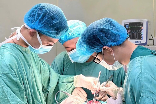Chủ quan với vết loét lưỡi, người đàn ông phát hiện ung thư sau một năm