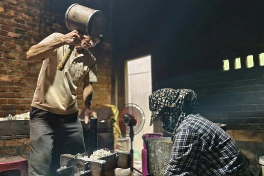 Quảng Ngãi: mộc mạc vị bánh nổ truyền thống