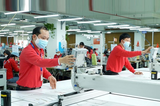 Ngành công nghiệp giữ vị thế dẫn dắt tăng trưởng