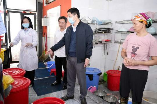 Kiểm tra đột xuất tại nhiều địa bàn, cơ sở sản xuất, kinh doanh thực phẩm Vẫn còn những tồn tại, hạn chế cần được chấn chỉnh