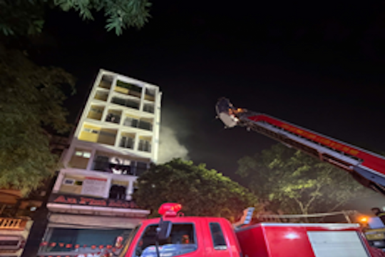 Cháy nhà nghỉ ở Hà Đông: Cứu sống 7 người, tạm giữ đối tượng nghi phóng hỏa