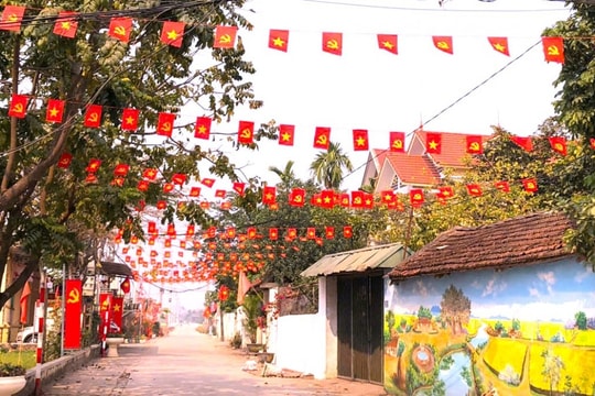Ngoại thành Hà Nội rực rỡ cờ hoa chào mừng Đại hội lần thứ XIV của Đảng