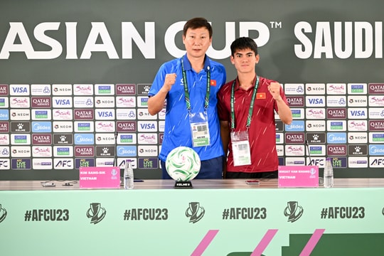 HLV Kim Sang Sik tin tưởng vào U23 Việt Nam trong cuộc đối đầu với U23 UAE