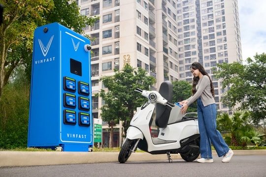 VinFast ra mắt 4 mẫu xe máy điện mới, hoàn thiện lắp đặt 4.500 trạm đổi pin đầu tiên