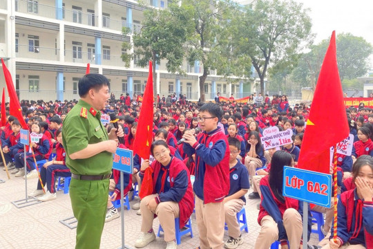 Bát Tràng tăng cường phổ biến pháp luật cho thanh thiếu nhi
