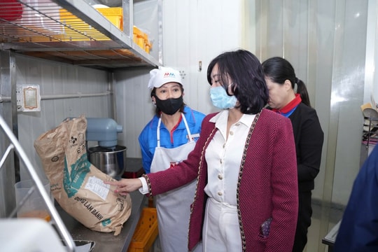 Phường Phương Liệt (Hà Nội) Kiểm tra đột xuất các hệ thống bán lẻ mặt hàng phục vụ Tết