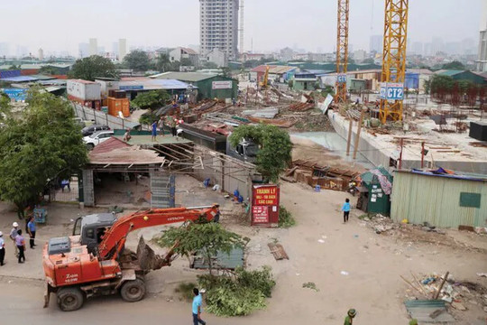 Phường Đông Ngạc triển khai điều tra, kiểm đếm đất đai phục vụ GPMB dự án đường Tây Thăng Long