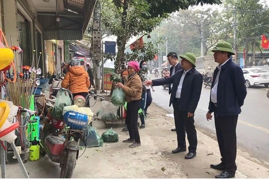 Phúc Thọ đồng loạt giải tỏa các chợ cóc, chợ tạm, lập lại kỷ cương đô thị