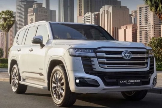 Toyota Land Cruiser 300 HEV chuẩn bị ra mắt Đông Nam Á