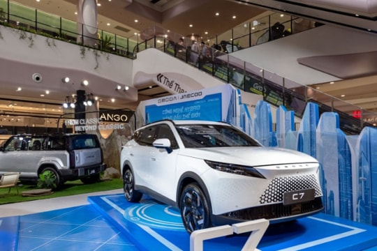 Omoda C7 mở đặt cọc tại Việt Nam: Giá dự kiến từ 839 triệu