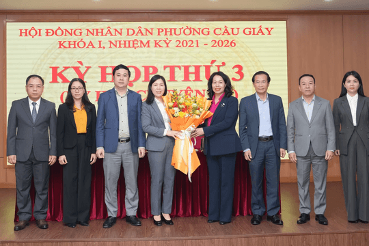 Đồng chí Trần Thị Phương Hoa thôi làm đại biểu HĐND phường Cầu Giấy