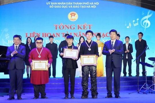 Học sinh Thủ đô tỏa sáng tài năng tại liên hoan nhạc cụ