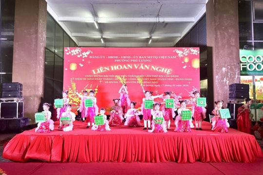 Phú Lương rộn ràng đêm văn nghệ chào mừng Đại hội XIV của Đảng