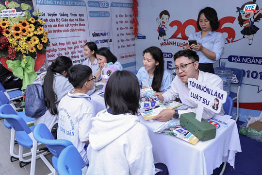 TP Hồ Chí Minh: Gần 10.000 học sinh dự hướng nghiệp, tuyển sinh năm 2026