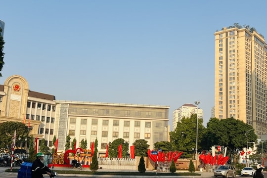 Hà Nội rực rỡ sắc cờ, đồng lòng hướng về Đại hội XIV của Đảng