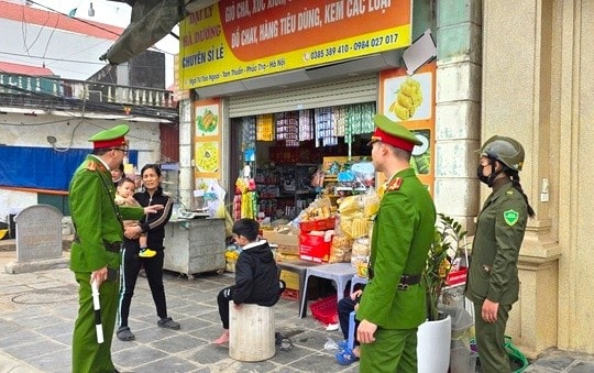 Ra quân cao điểm xử lý các “điểm nghẽn” về trật tự đô thị trên địa bàn xã Hát Môn