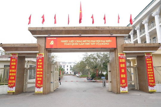 Cán bộ, đảng viên và nhân dân các xã phường trang hoàng nhà cửa, đường phố chào mừng Đại hội Đảng lần thứ XIV