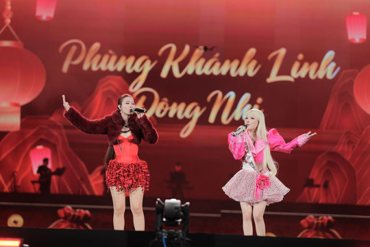Phùng Khánh Linh đẹp ma mị, quyến rũ bên dàn sao đình đám tại GENFest