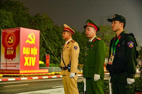 Công an TP Hà Nội Giữ vững bình yên Thủ đô trong ngày làm việc đầu tiên của Đại hội XIV