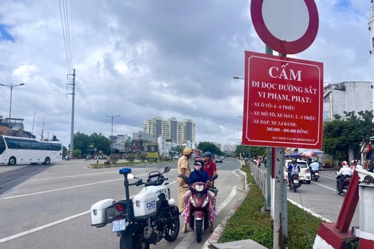 TP Hồ Chí Minh Cảnh báo nguy cơ mất an toàn giao thông đường sắt