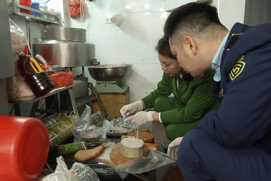 Hà Nội Phát hiện cơ sở làm giò chả sử dụng chất cấm